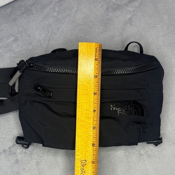 🔥🔥🔥The North Face Black Belt Bag🔥🔥🔥 - Picture 13 of 13